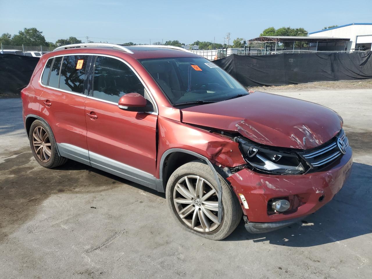 Volkswagen Tiguan s 2012