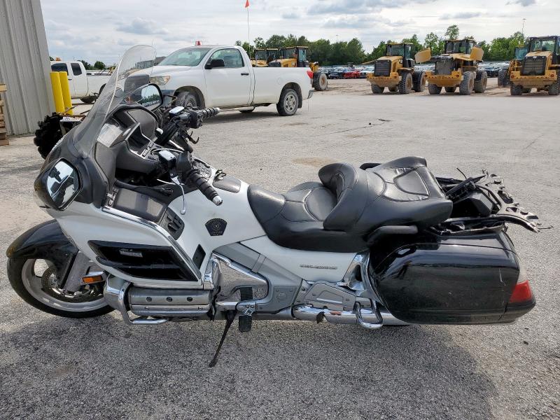 HONDA GL1800 2006 white  gas 1HFSC47H56A503860 photo #4