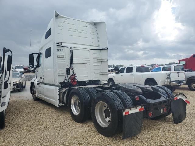VOLVO VNL 2020 white  diesel 4V4NC9TH2LN255683 photo #4