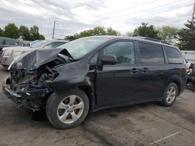 TOYOTA SIENNA LE