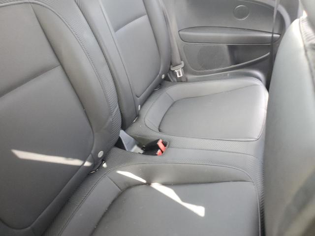 2018 VOLKSWAGEN BEETLE SE 3VWJD7AT0JM713874