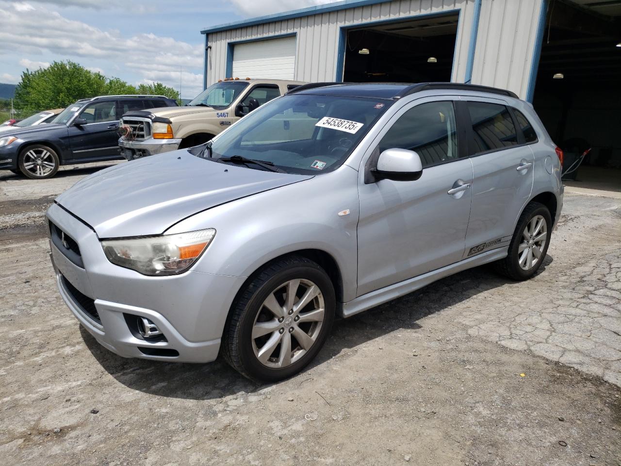 MITSUBISHI OUTLANDER SE