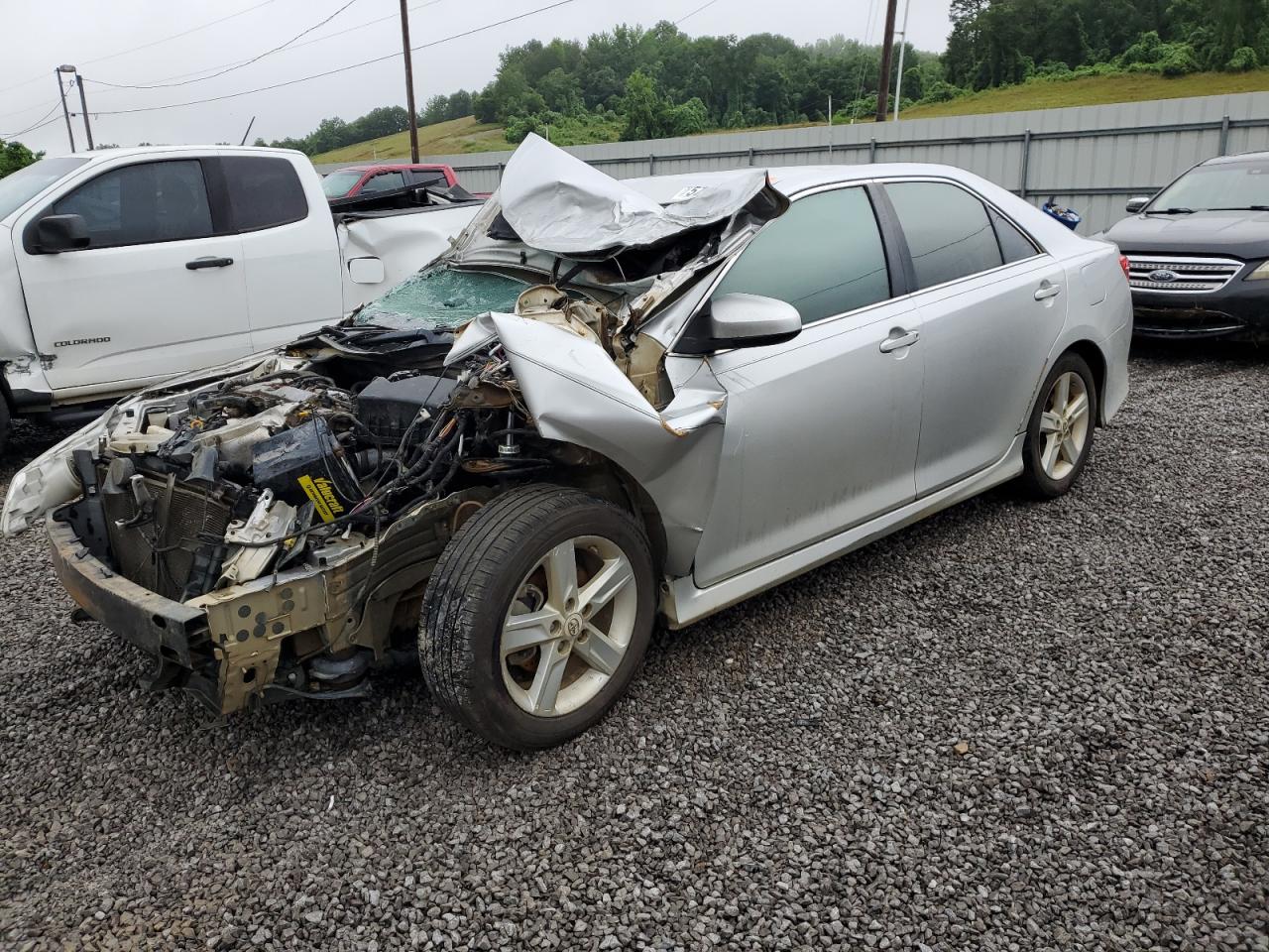 TOYOTA CAMRY BASE