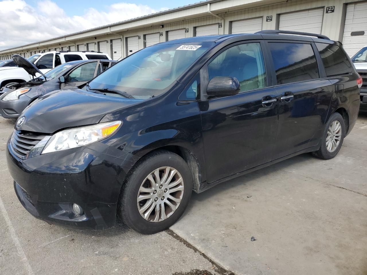 TOYOTA SIENNA XLE