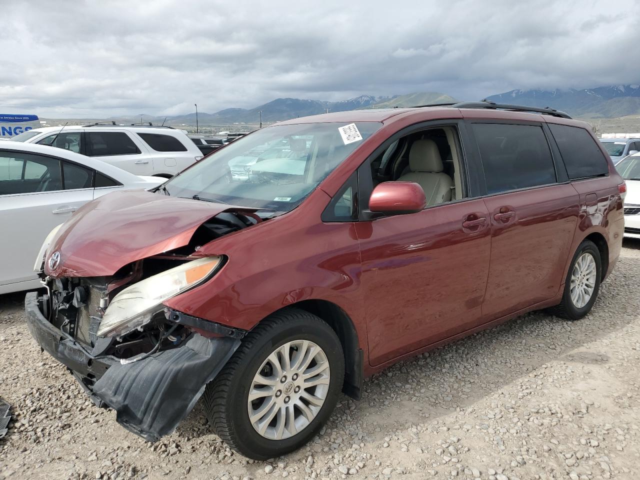 TOYOTA SIENNA XLE