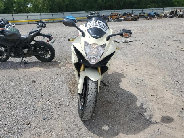 SUZUKI GSX-R750 2017 cream  gas JS1GR7MA5H2100475 photo #3