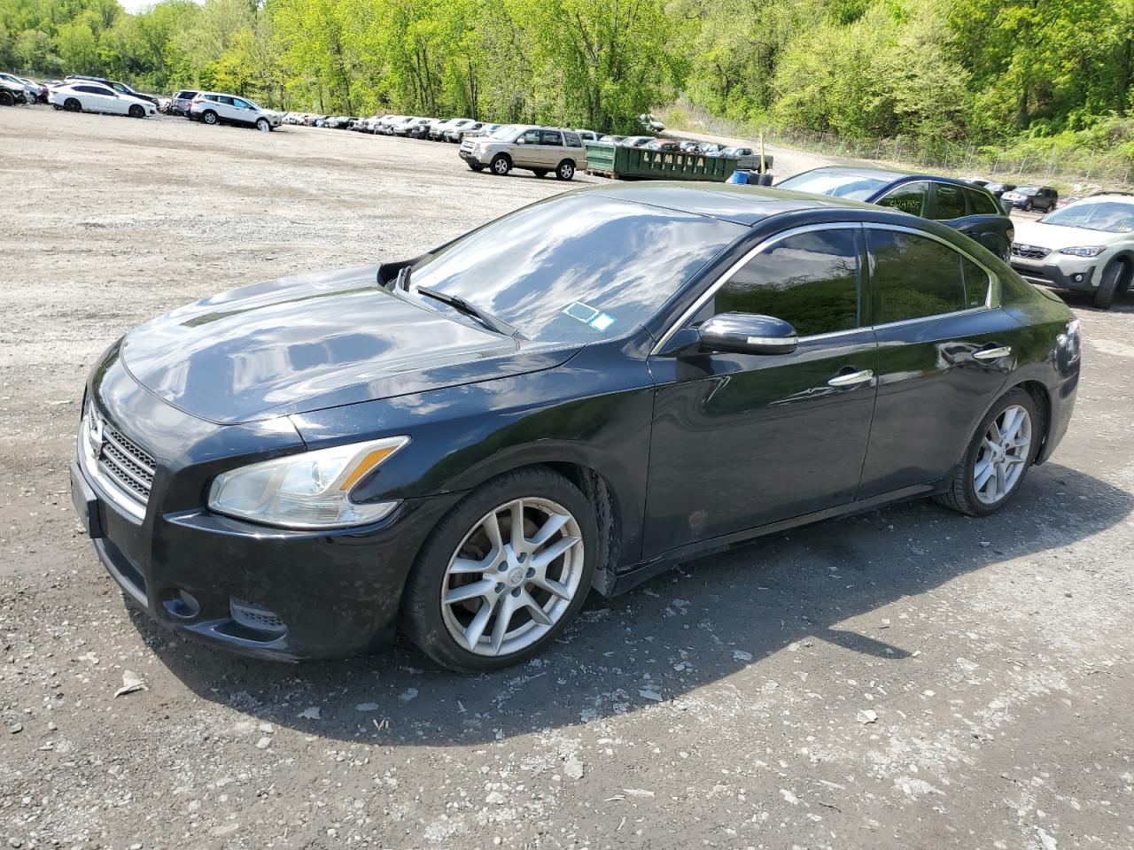 NISSAN MAXIMA S