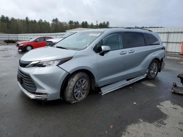 TOYOTA SIENNA XLE