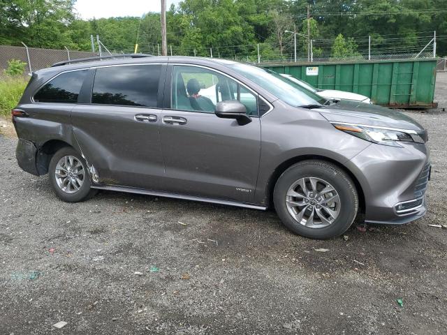 2021 TOYOTA SIENNA XLE 5TDJRKEC6MS016893