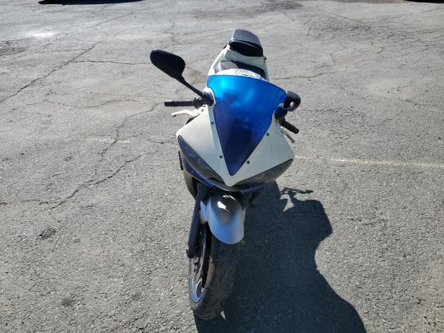 YAMAHA YZFR6 L 2003 JYARJ06EX3A000850 photo #3