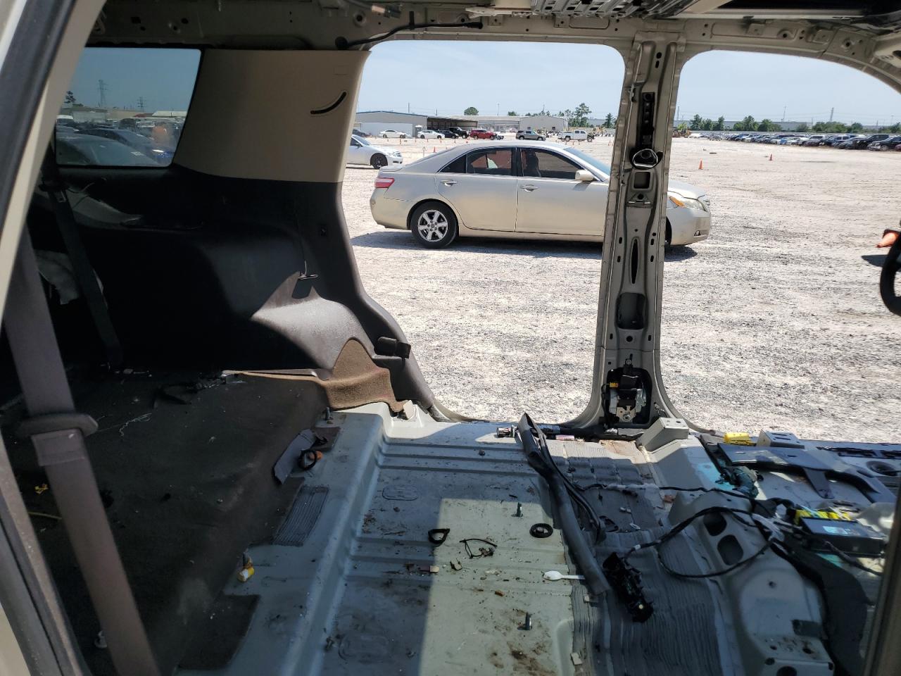 CHEVROLET TAHOE C1500 LTZ