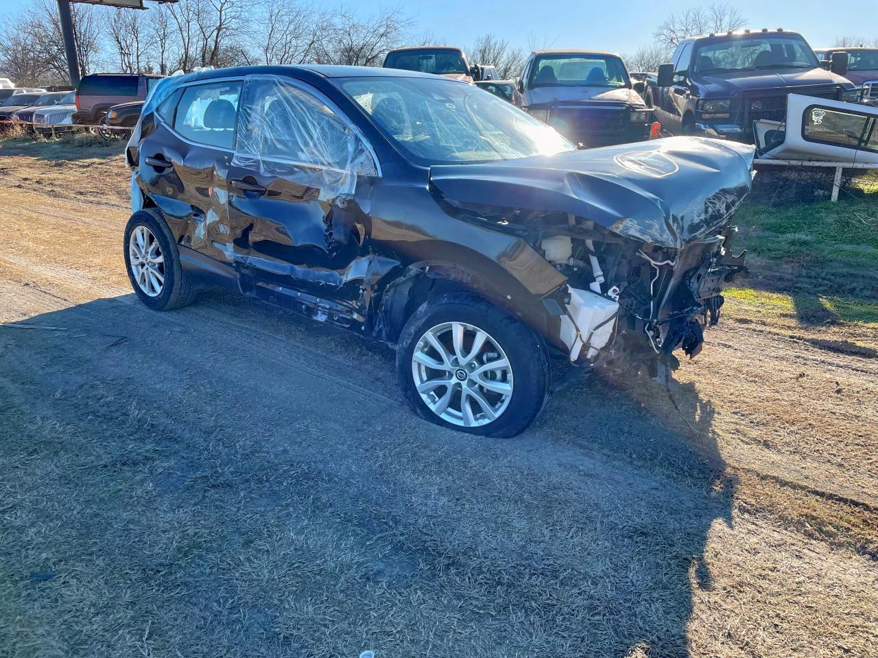 NISSAN ROGUE SPORT S