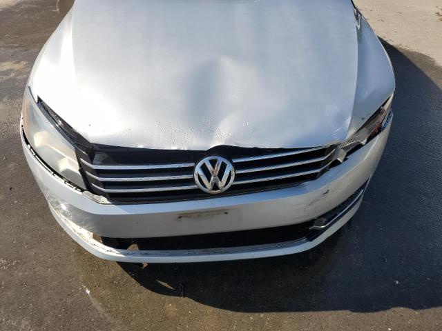 2015 VOLKSWAGEN PASSAT S - 1VWAT7A32FC044082