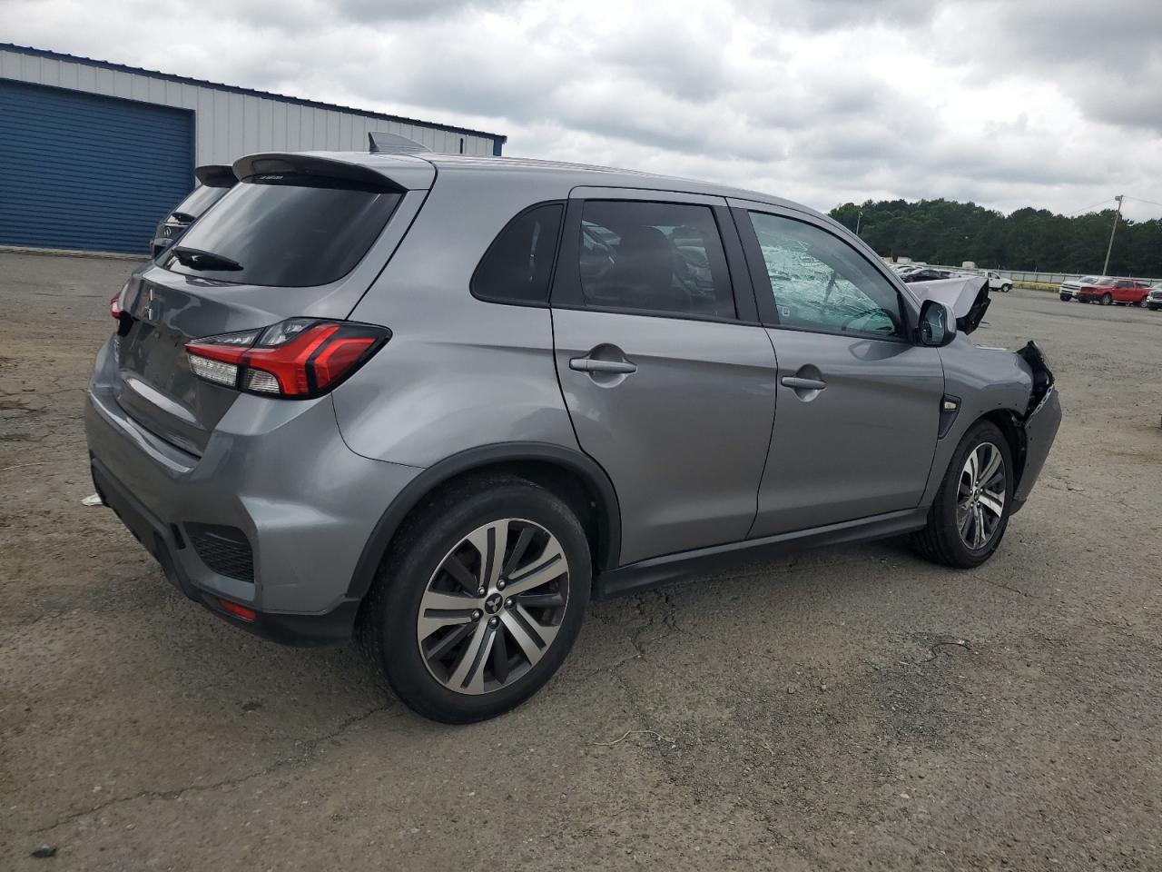 MITSUBISHI OUTLANDER ES