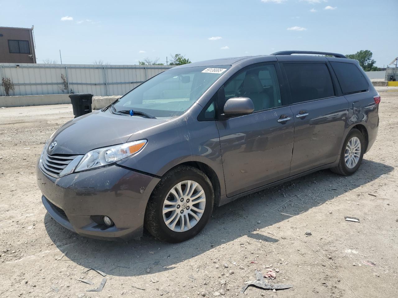TOYOTA SIENNA XLE
