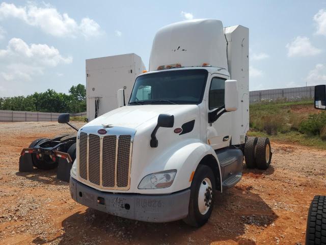 PETERBILT 579 2017 white tractor compressed natural gas 1NPBAH8X4HD421464 photo #3