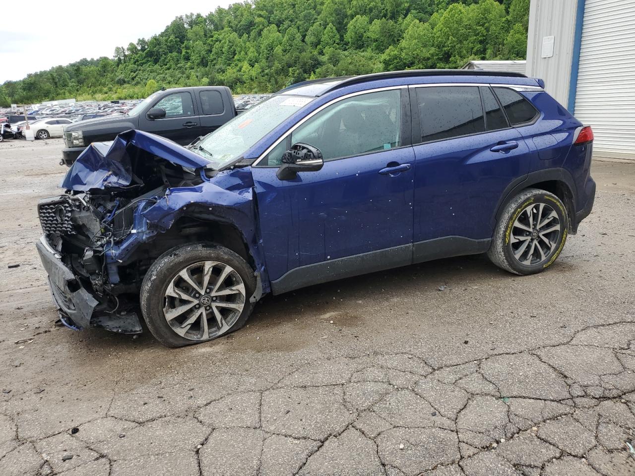 TOYOTA COROLLA CROSS XLE