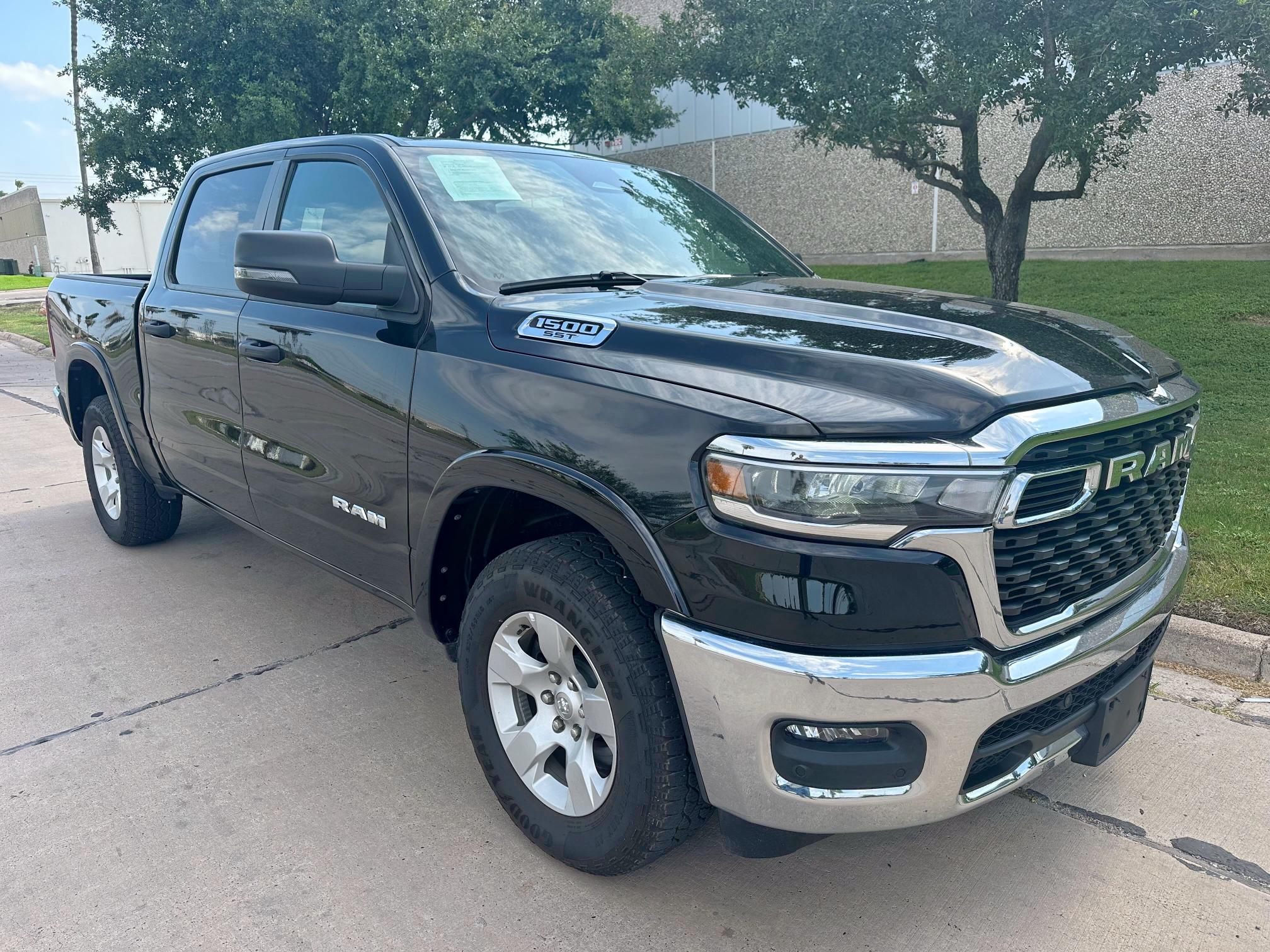 Vin: 1c6srffp3sn562722, lot: 58985805, ram 1500 big horn/lone star 2025 img_1