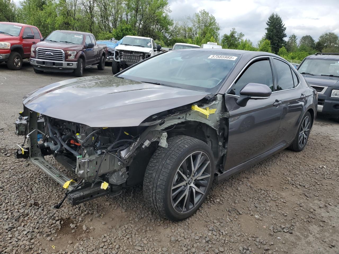 TOYOTA CAMRY XLE