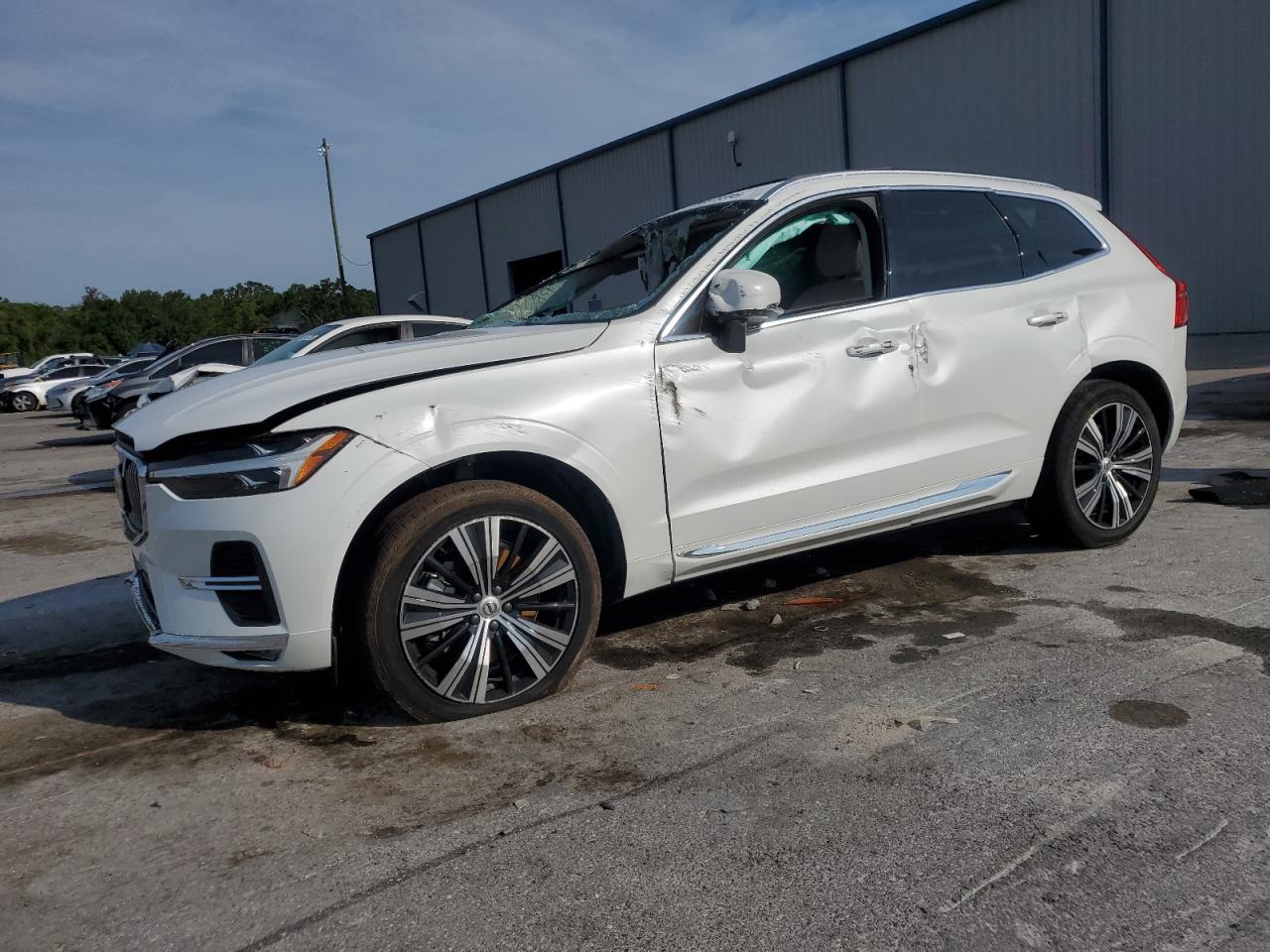 VOLVO XC60 B6 INSCRIPTION