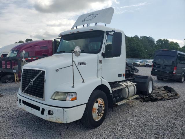 VOLVO VN VNM 2005 white tractor diesel 4V4M19GFX5N399074 photo #3