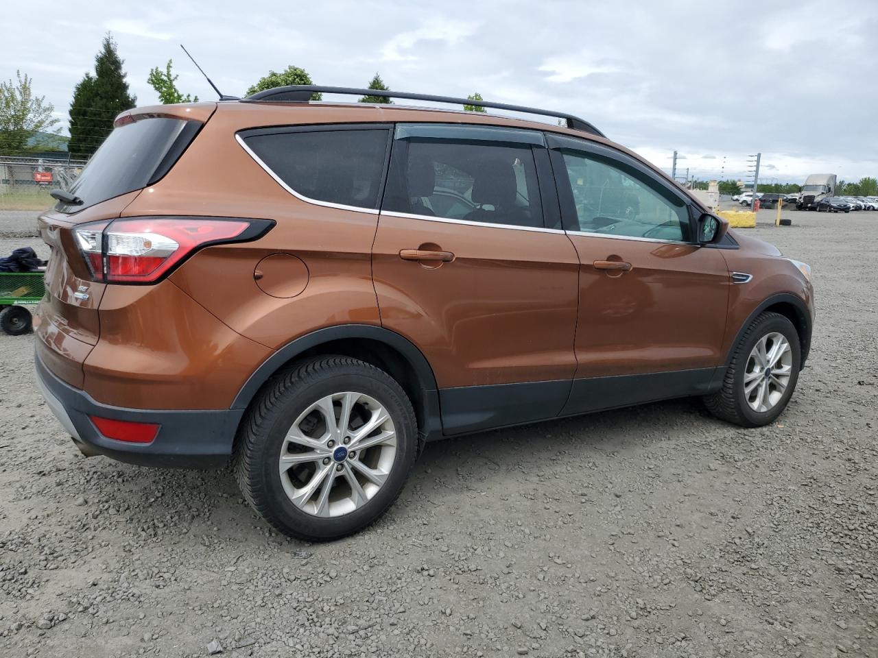 FORD ESCAPE SE
