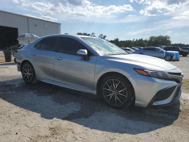 Vin: 4t1g11akxmu515941, lot: 57643405, toyota camry se 20214