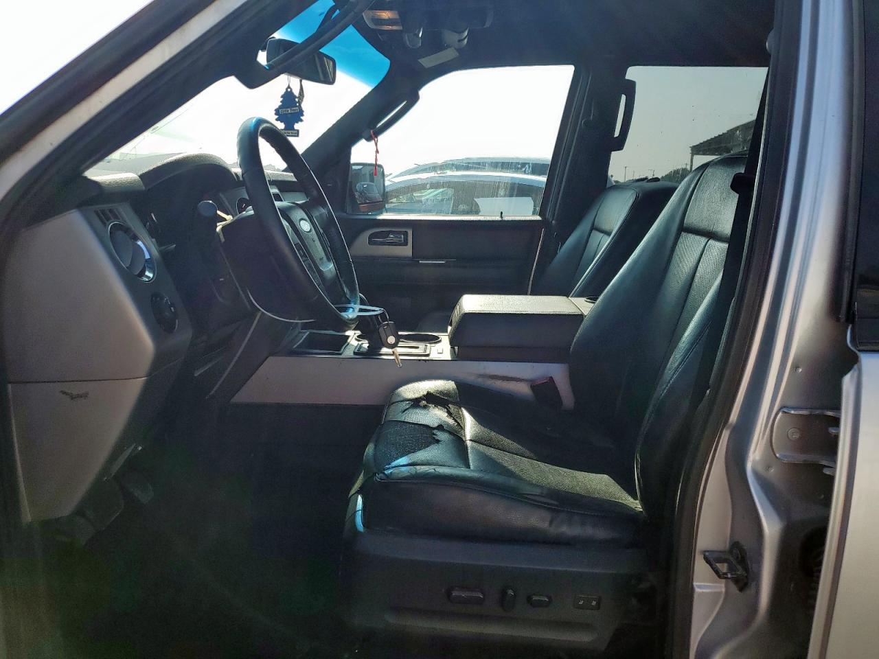 FORD EXPEDITION EL XLT