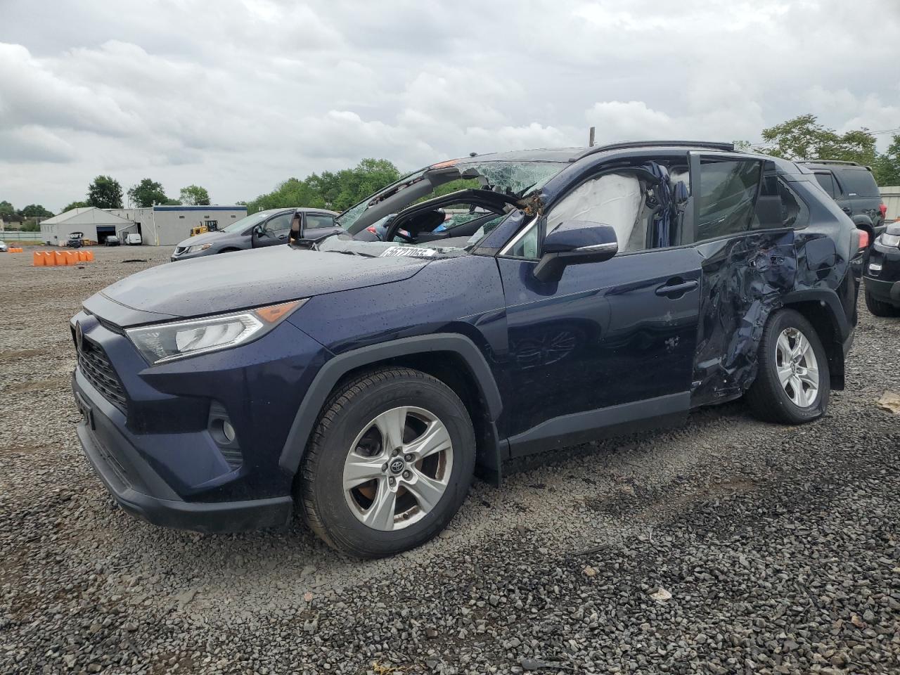 TOYOTA RAV4 XLE
