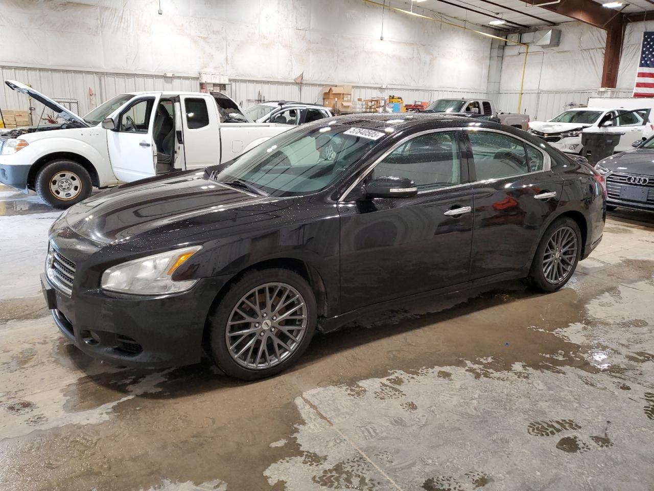NISSAN MAXIMA S