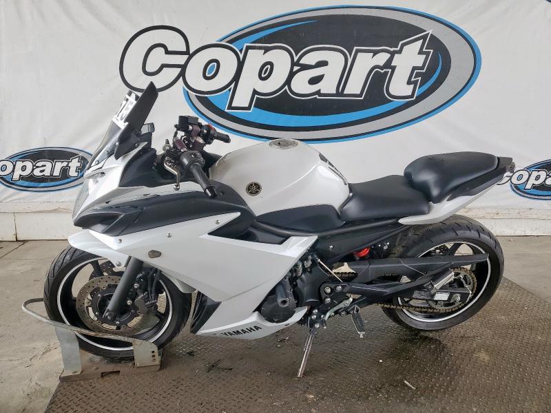 YAMAHA FZ6 R 2012 white  gas JYARJ18E5CA009877 photo #4