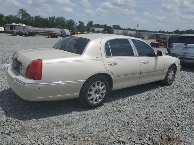 LINCOLN TOWN CAR C 2003 gold  gas 1LNHM83W73Y604393 photo #4