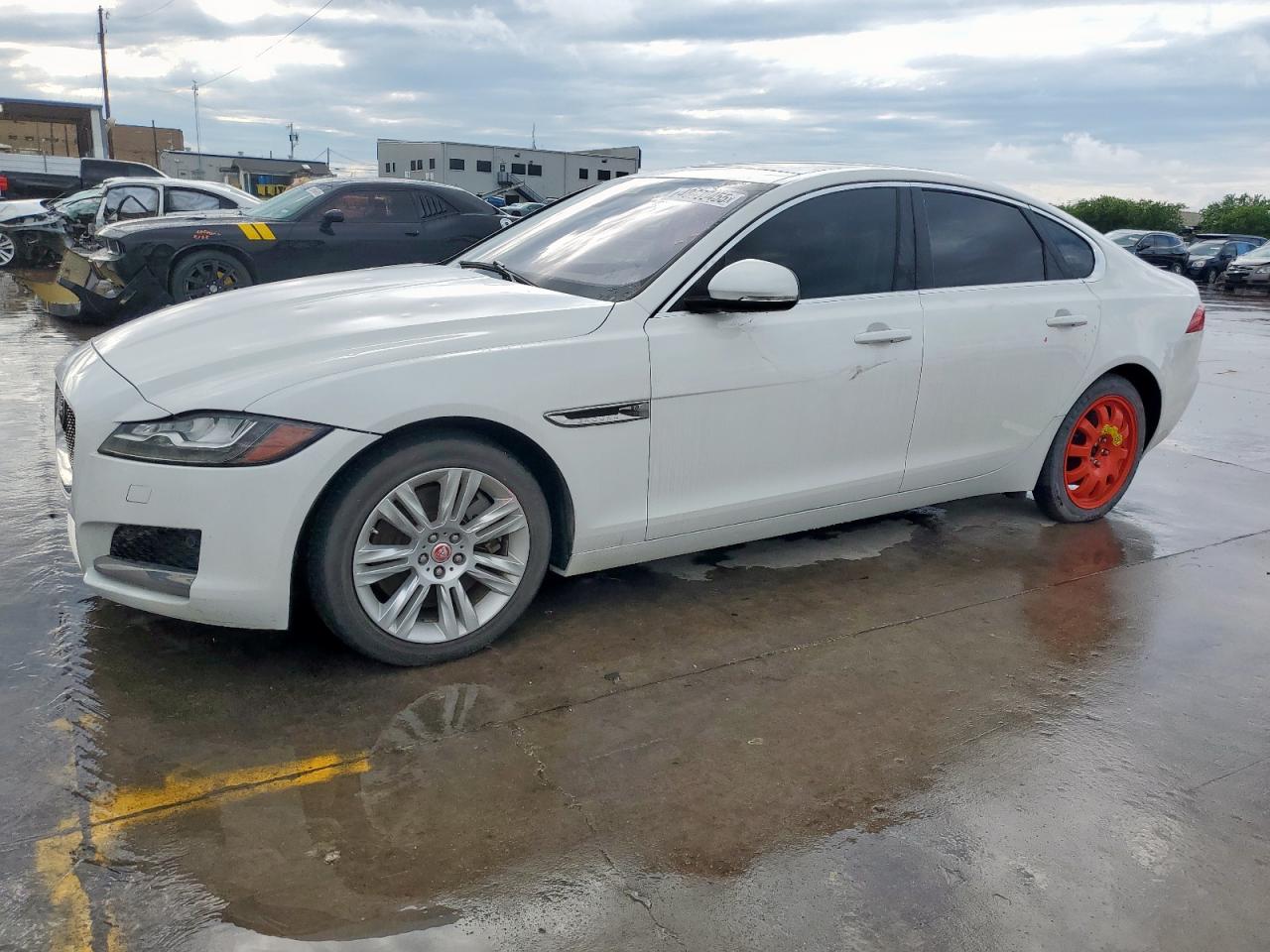 JAGUAR XF PREMIUM