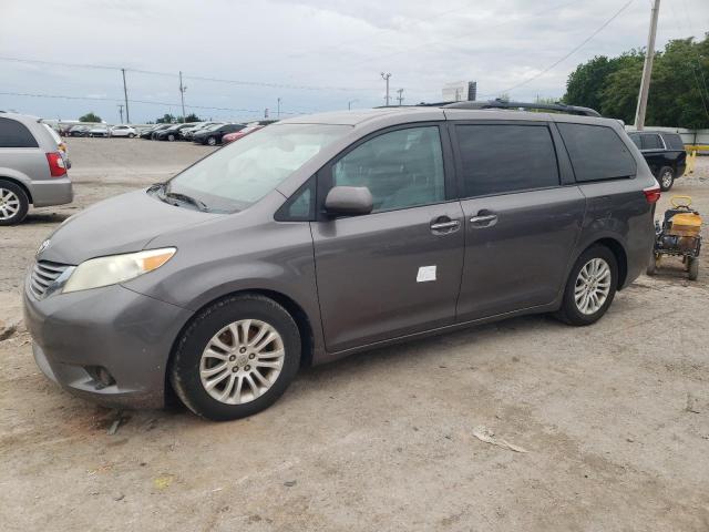 TOYOTA SIENNA XLE