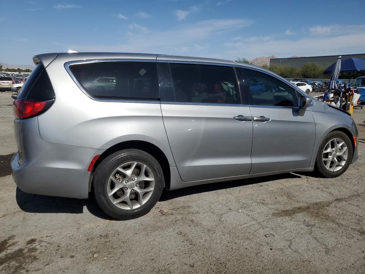 CHRYSLER PACIFICA TOURING PLUS