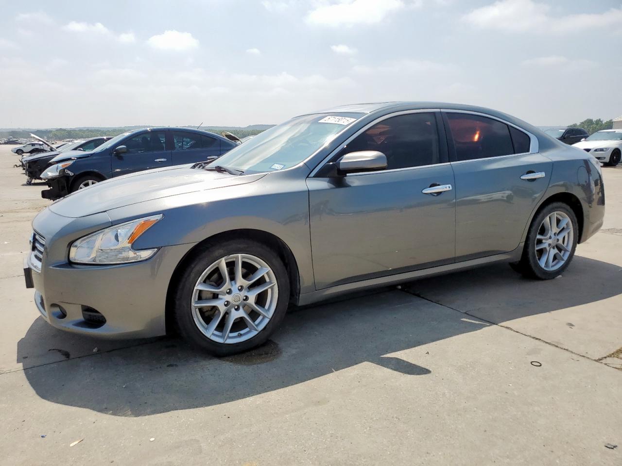 NISSAN MAXIMA S