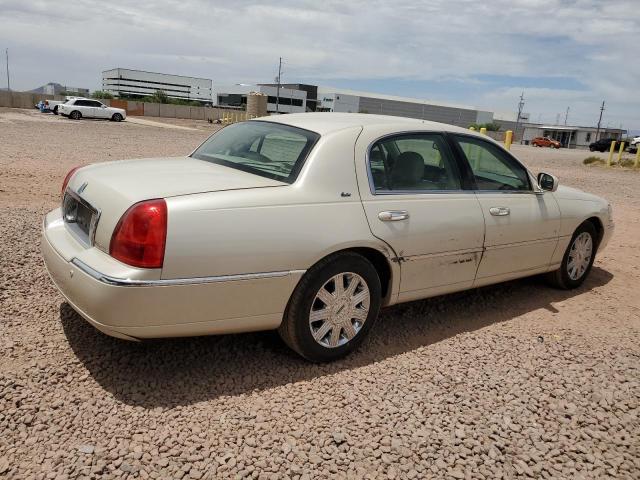 LINCOLN TOWN CAR C 2003 two tone sedan 4d gas 1LNHM83WX3Y625786 photo #4