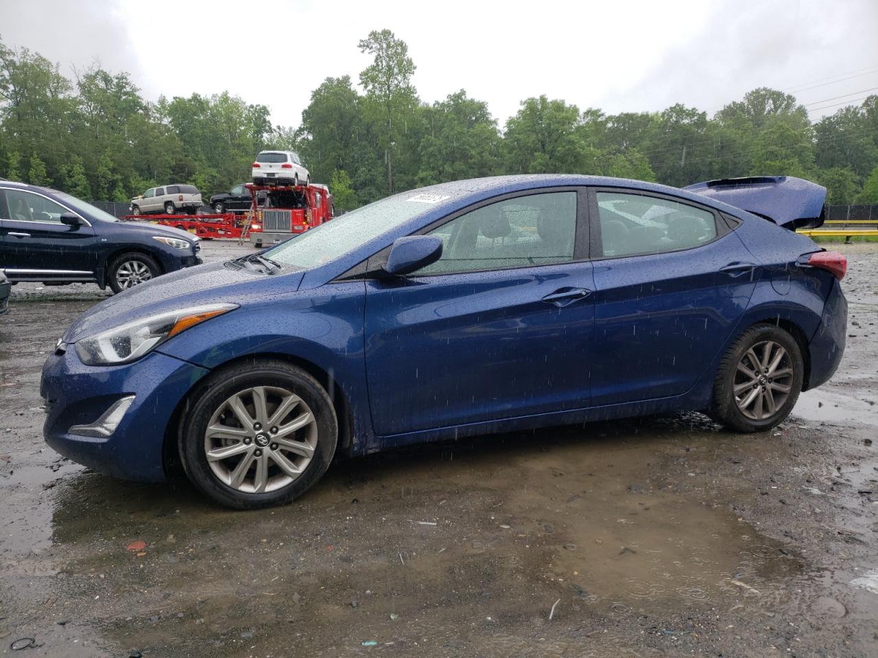 HYUNDAI ELANTRA SE