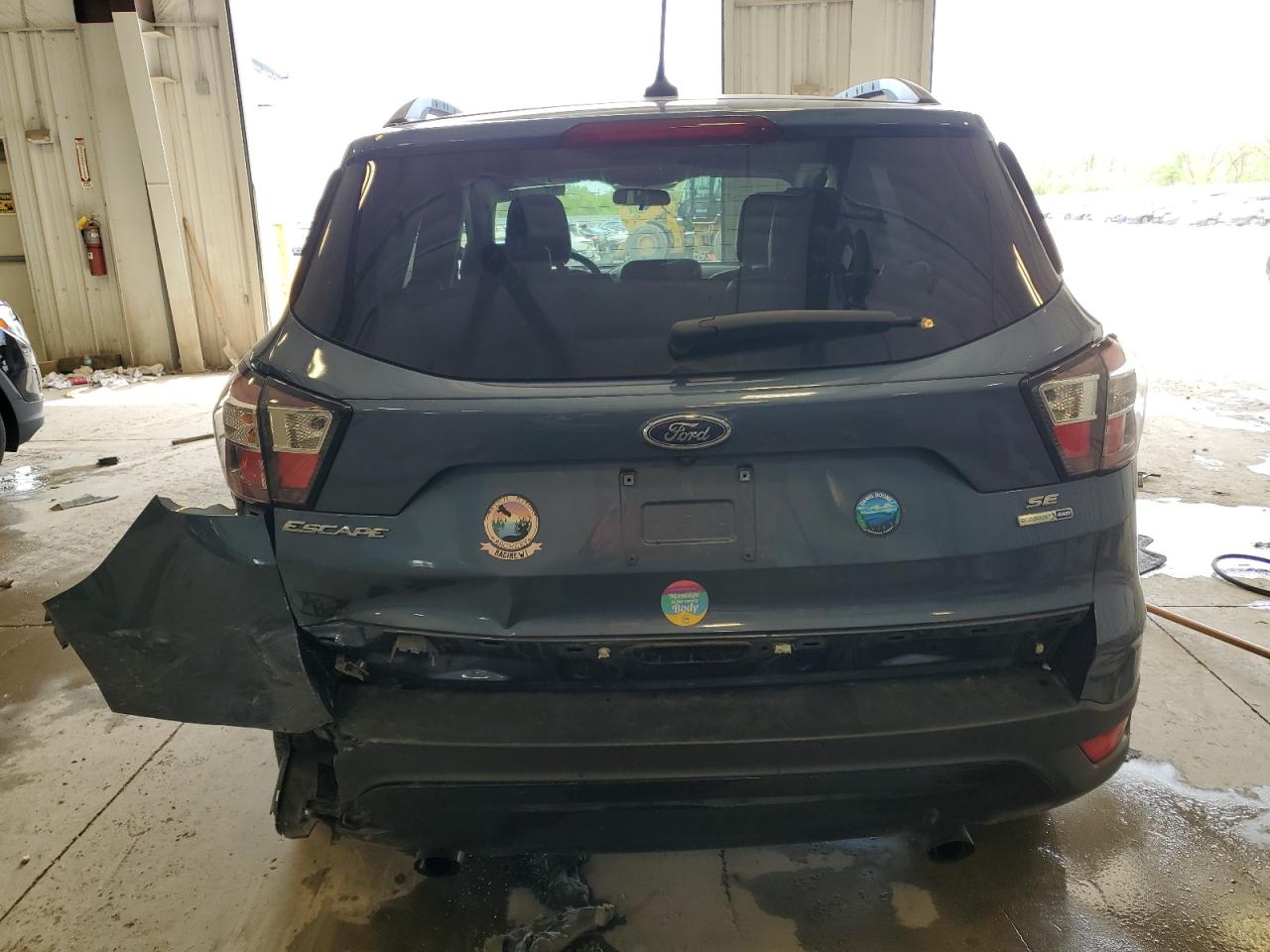 FORD ESCAPE SE