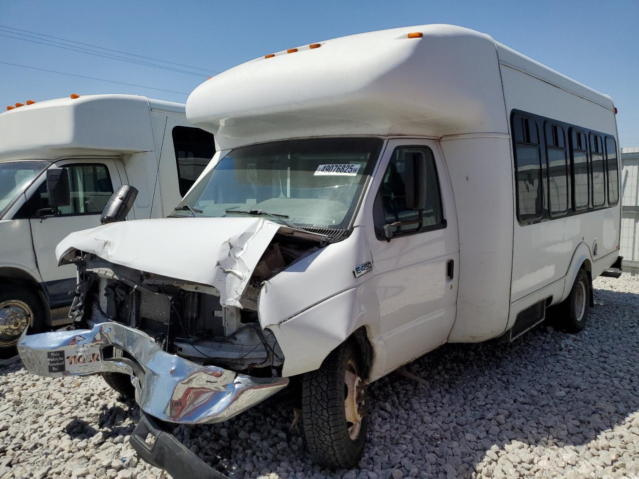 FORD ECONOLINE E450 SUPER DUTY CUTAWAY VAN