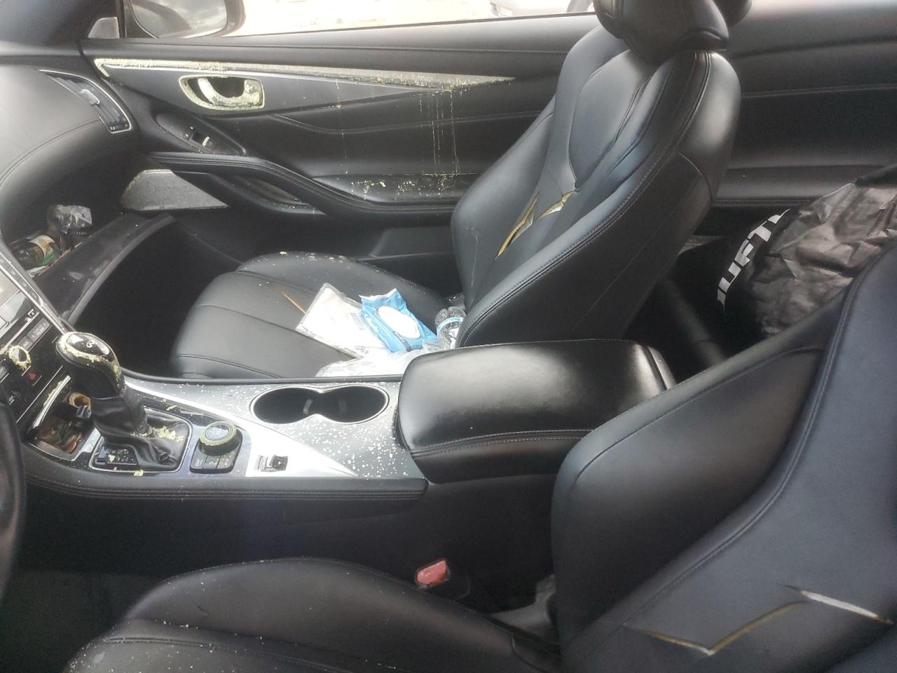 INFINITI Q60 LUXE 300