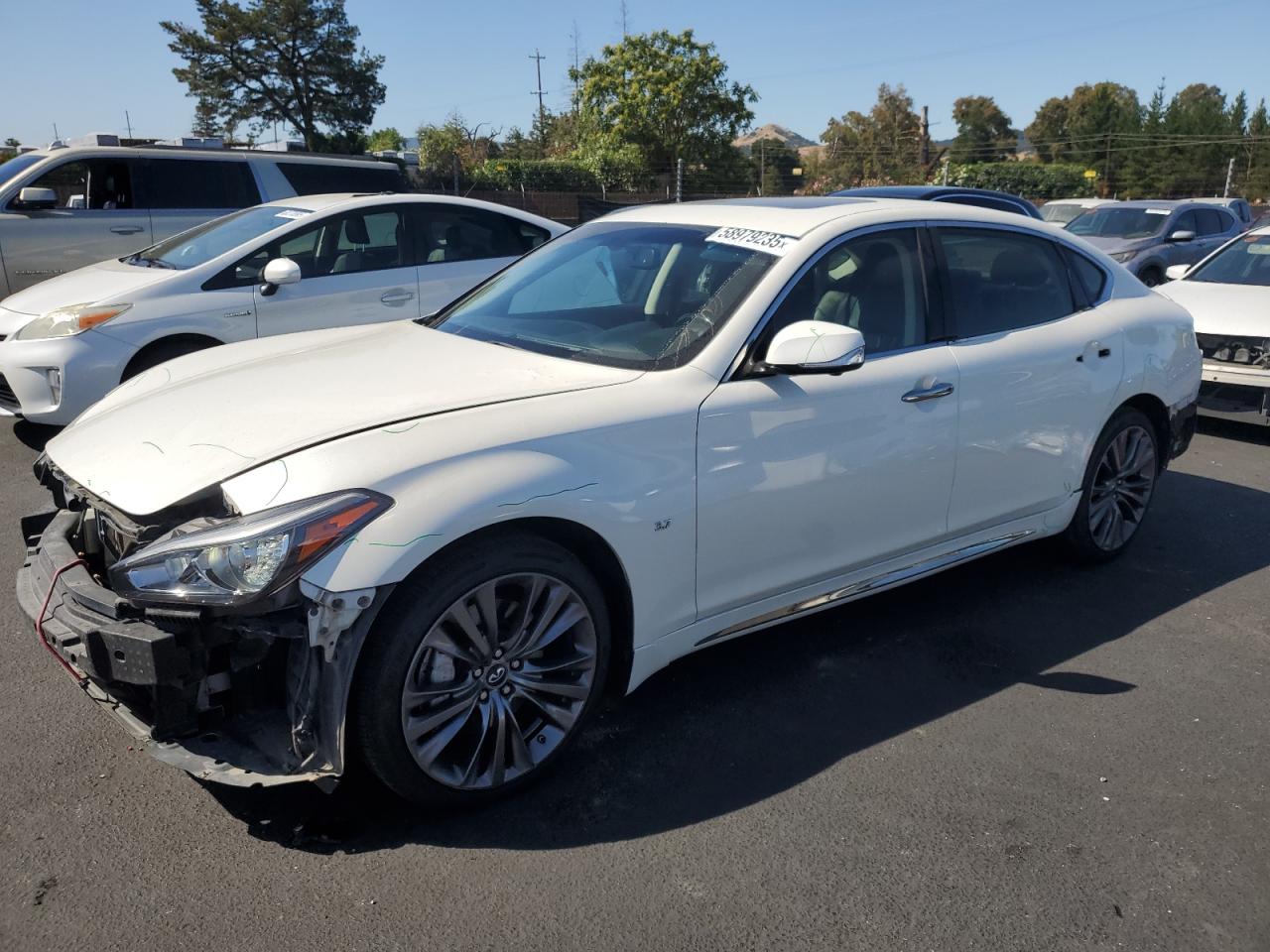 INFINITI Q70 3.7