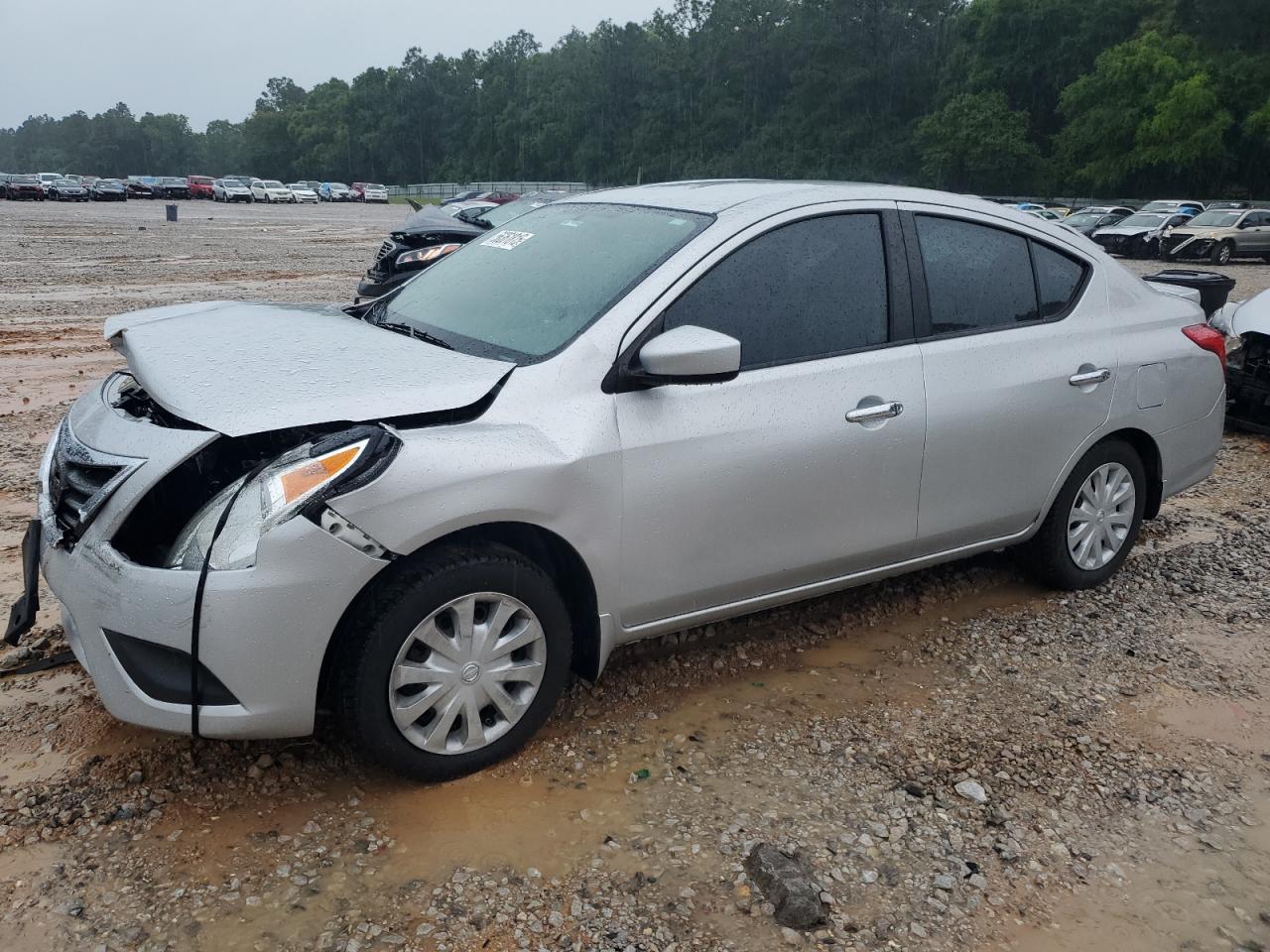 NISSAN VERSA S