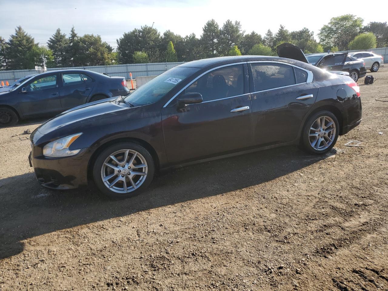 NISSAN MAXIMA S