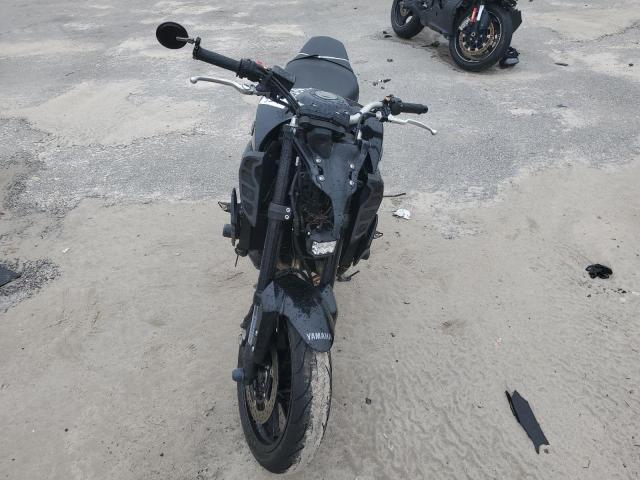 YAMAHA MT09 2019 JYARN53E5KA004678 photo #3