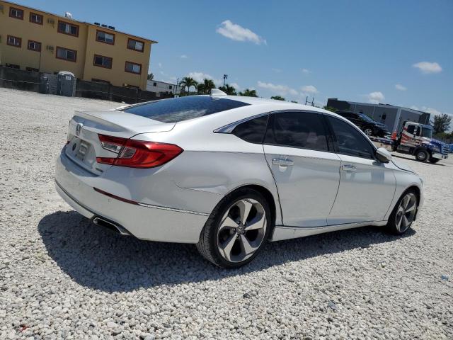 2018 HONDA ACCORD TOU 1HGCV1F98JA009097