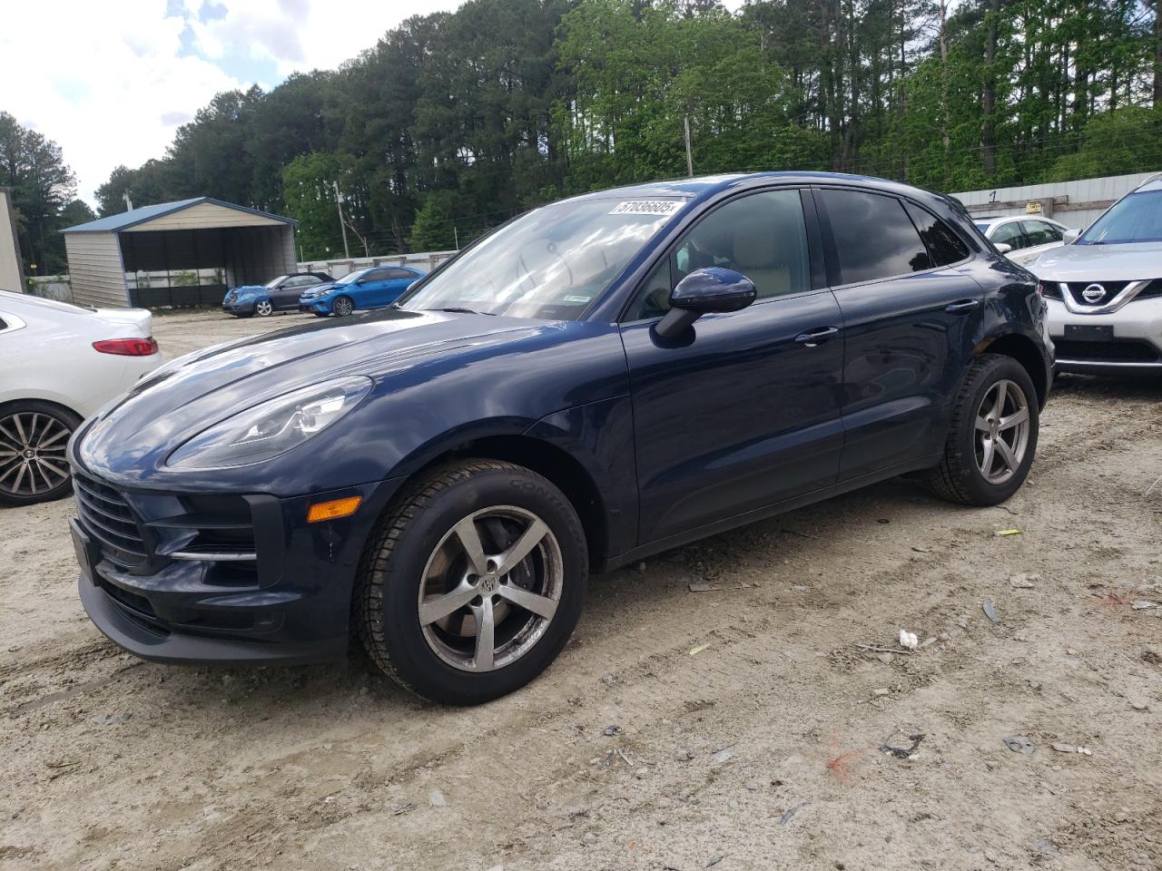 PORSCHE MACAN