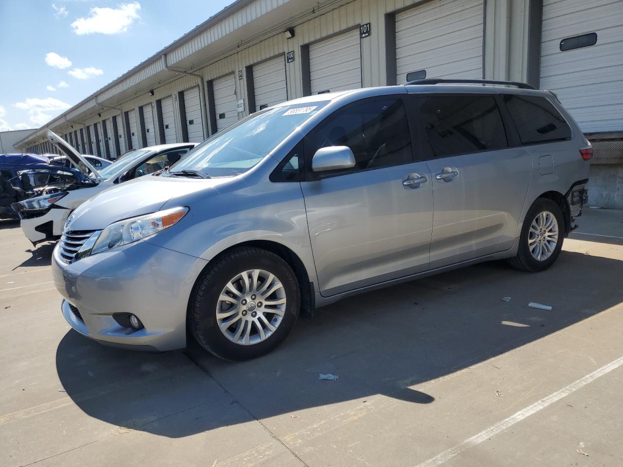 TOYOTA SIENNA XLE