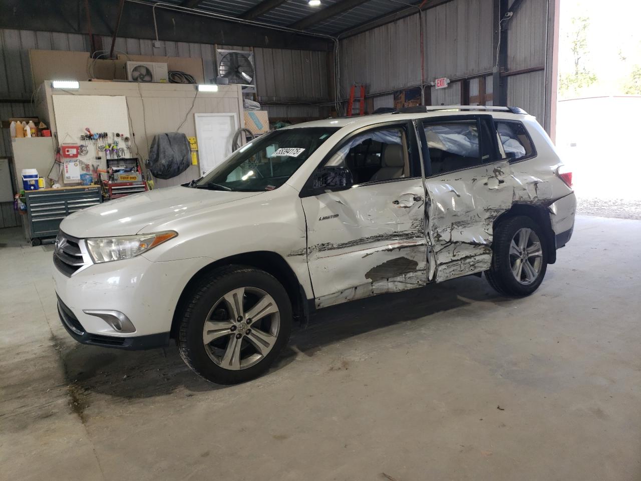 TOYOTA HIGHLANDER LIMITED