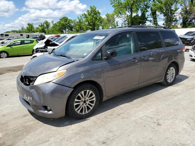 TOYOTA SIENNA XLE